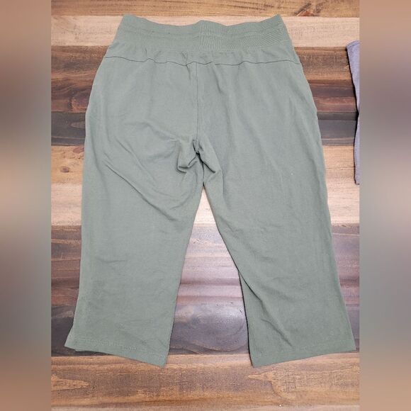 Set of 3 Sportswear Tek Gear Capri Comfy Pants & 2 SO Tank Tops Size L - NWOT - Picture 2 of 12